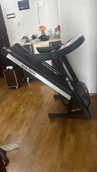 Maskalar, eynəklər: Yenidir.Hər bir funksiyası var Elektronladır.120 kg çəki götürür