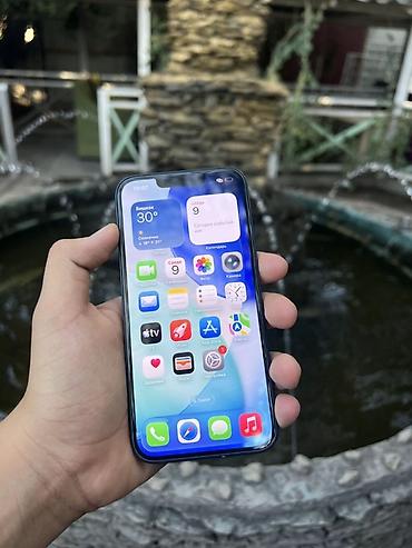 televizor 8k: IPhone 13, 128 ГБ, цвет Midnight (чёрный/тёмно‑синий) - Экран 6.1" — 6