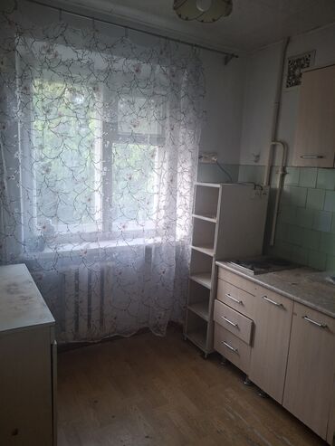 аренда квартиры в кара балте: 2 комнаты, 44 м², 104 серия, 2 этаж, Старый ремонт