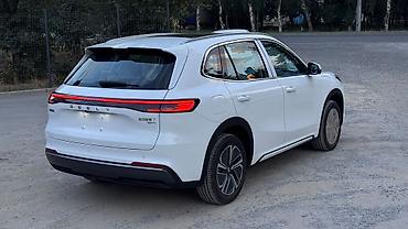 geely galaxy e5: Geely Geometry E: 2025 г., 1.5 л, Вариатор, Гибрид, Кроссовер — 6