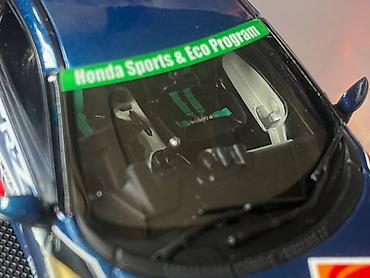 batut nədir: Honda, 2011 il, 1:43, Dəmir, Ödənişli çatdırılma — 3