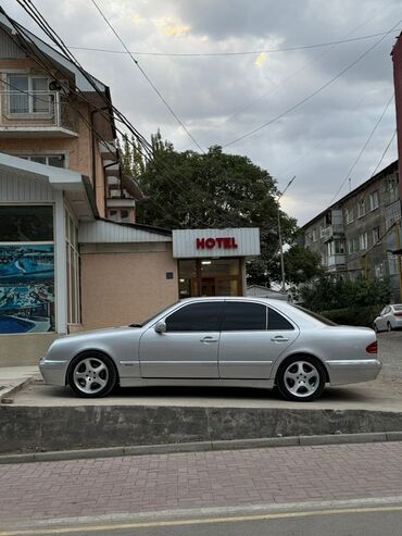 Mercedes-Benz: Mercedes-Benz E-Class: 2001 г., 3.2 л, Автомат, Бензин, Седан