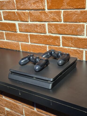сколько стоит playstation 2: Sony PlayStation 4 Slim oyun konsolu Komplekt: 2 Orginal pult - PS4