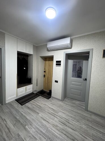 Продажа квартир: 3 комнаты, 65 м² — 12