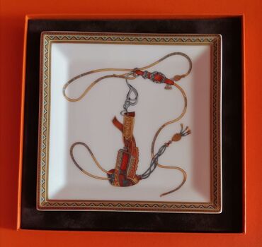 Qab-qacaq və mətbəx ləvazimatlarının alışı: Hermes Cheval d'Orient Fransa, əl işi 12 person 95 predmet. İstifadə — 3