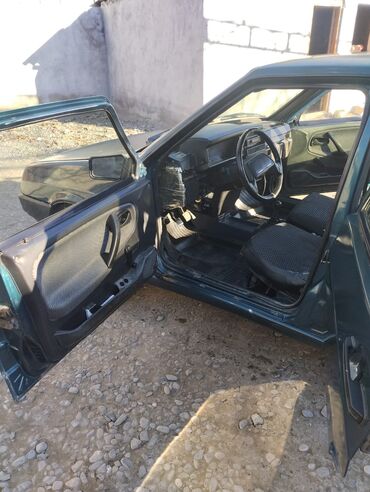 VAZ (LADA): Vaz 2109 hatchback Xüsusiyyətlər: - Kuzov: 5 qapılı hatchback, tünd — 8