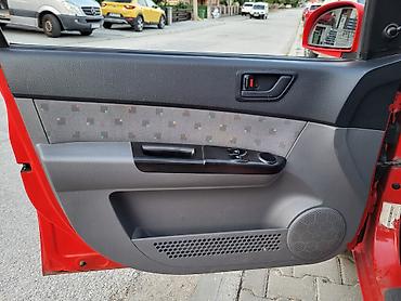 globber 4 in 1: Hyundai Getz 1.4 2003. godište Kilometraža:202.000 km Gorivo:Benzin — 4