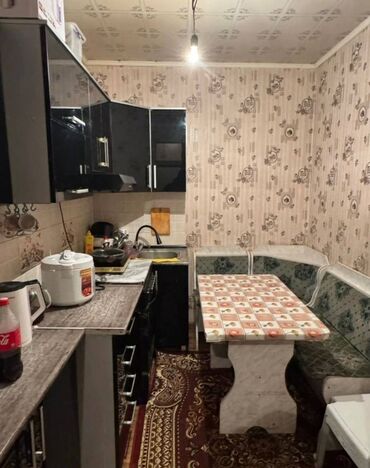 эташка дом: 2 комнаты, 47 м², Индивидуалка, 3 этаж, Старый ремонт