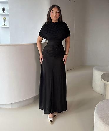 Haljine: ✅Elegantna duga večernja haljina sa efektom pelerine
✅2650 din — 3