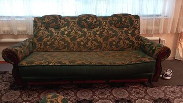 куплю мебель бу бишкек: Диван-кровать, цвет - Зеленый, Б/у
