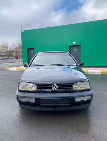 Volkswagen: Volkswagen Golf: 1992 г., 1.8 л, Механика, Бензин, Хэтчбэк