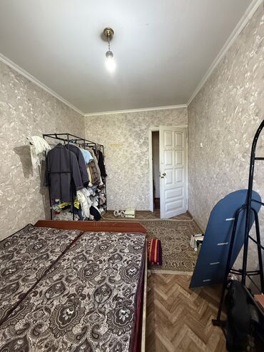квартиры без ремонта: 2 бөлмө, 44 кв. м, 104-серия, 4 кабат, Эски ремонт