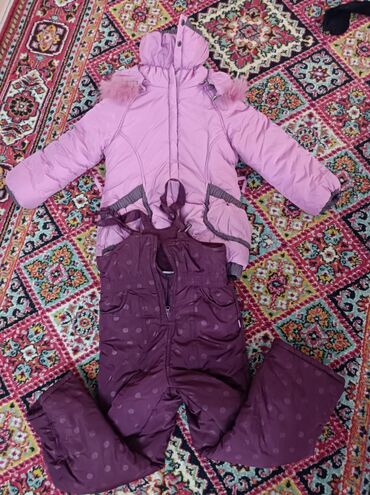 Верхняя одежда: Куртка и комбинезон в отличном состоянии на 6-7 лет (рост 116-122) За