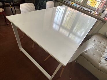 ош стол: Кухонный Стол, цвет - Белый, Б/у
