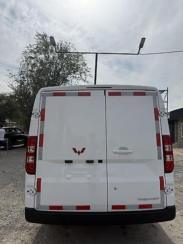 Легкий грузовой транспорт: Электрический фургон Wuling (Yangguang EV) Запас хода 300 км с грузом — 3