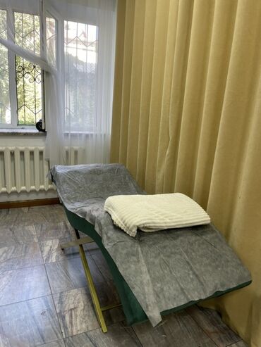 столик врача: Кушетка для наращивание ресниц
