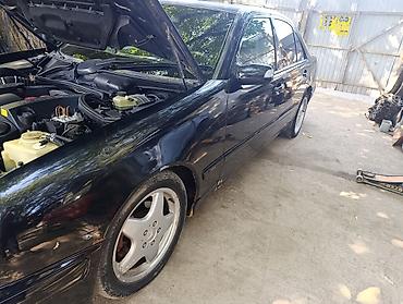 лак авто: Mercedes-Benz E55 AMG (W210), черный седан. машина на разборе на — 4