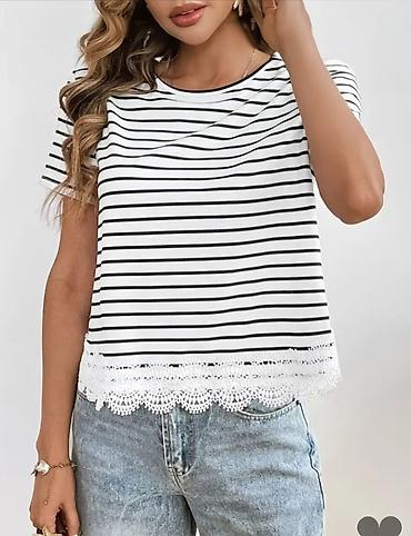 bershka odeca: Ženska majica sa prugama i čipkanim detaljima - Model: kratki rukavi — 1