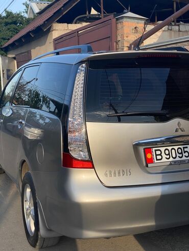 мустанг машина: Mitsubishi Grandis: 2010 г., 2.4 л, Автомат, Бензин, Минивэн