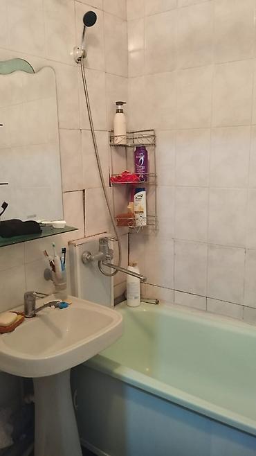 hostel osh: Продаётся 3-комнатная квартира 12-микроройоне Описание: - Просторная — 7