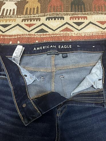 Джинсы: Джинсы American Eagle В отличном состоянии, пару раз была одета. 27 — 3