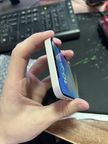 iphone s6: IPhone 12, Б/у, 64 ГБ, Белый, Защитное стекло, 84 %