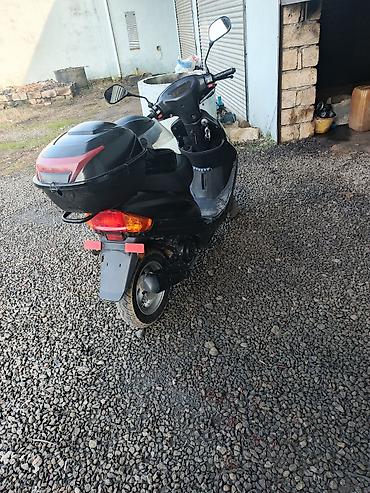 Mopedlər,skuterlər: Qara rəngli şəhər skuter - Rəng: qara - Kuzov tipi: şəhər — 4