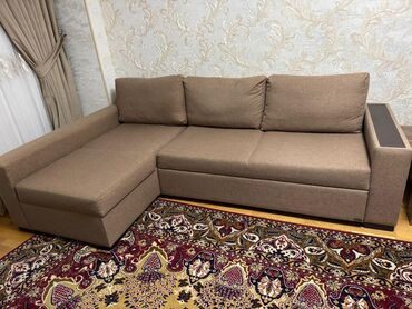 metbex ve qonaq otagi bir yerde: Künc divan, İşlənmiş, Açılan, Bazalı, Çatdırılma yoxdur