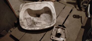 пьедесталом раковина с: Раковина целая без ножки. Радиатор печки Дайхатсу Описание: -