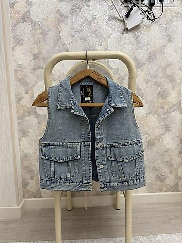 Бомберы: Три предмета женского гардероба. 1) Джинсовая жилетка - Цвет — 1