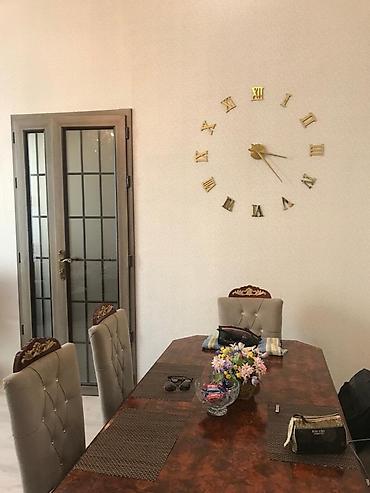 Yeni tikili: Mərkəzdə yerləşən geniş mənzil satılır - Tarixi binada, hündür — 5