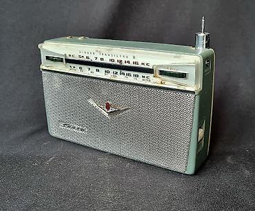 Elektronika: Sharp BX327 — 2