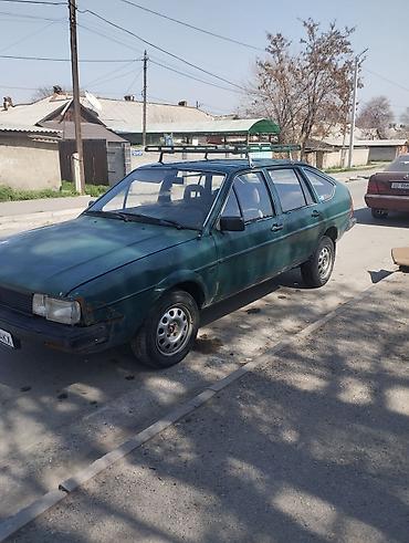 pass: Volkswagen Passat: 1983 г., Бензин — 3