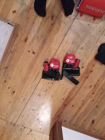 İdman formaları: Uşaq üçün döyüş/idman komplekti – 7-8 yaşa uyğun Dəst tərkibi: - — 4