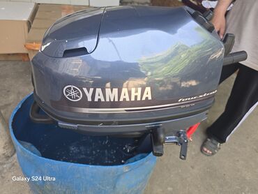 Водный транспорт: Лодочный мотор Yamaha четырехтактный. Компактный и надежный двигатель