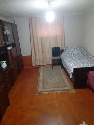 Həyət evləri və villaların satışı: Yevlax şəhərində, 3 saylı məktəbin arxasında 2 mərtəbəli həyət evi — 5