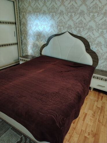 угловой шкаф в гостиную: 2 односпальные кровати, Шкаф, Трюмо, 2 тумбы, Азербайджан, Б/у