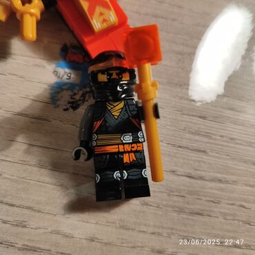 usaq ucun yellencekler qiymetleri: Qiymət------->2 manat
LEGO Ninjago 
Orjinal deyil
Cole