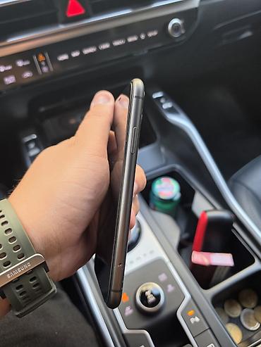iphone 5c: IPhone 11, Qara, Face ID — 3