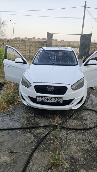05 masin: FAW : 1.5 l | 2013 il Sedan