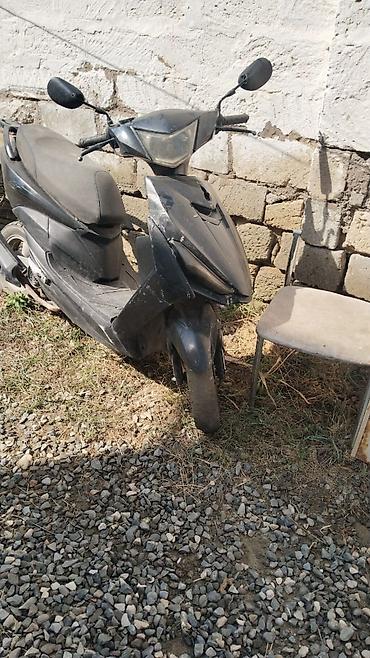 Mopedlər,skuterlər: Şəhər içi rahat sürüş üçün kompakt skuter. Xüsusiyyətlər: - Bədən — 4