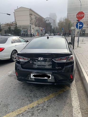Hyundai: Hyundai Sonata sedan - Korpus rəngi: qara, xrom detallı iri ön — 1