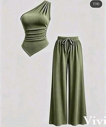 marka only: Komplet majica u pero na jedno rame nacigovana i siroke pantalone sa — 5