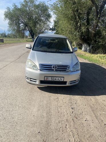 Транспорт: Toyota Ipsum: 2.4 л | 2002 г. | Минивэн