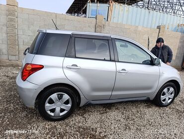 Toyota: Toyota ist: 2004 г., 1.3 л, Автомат, Бензиновая, Хэтчбэк — 4