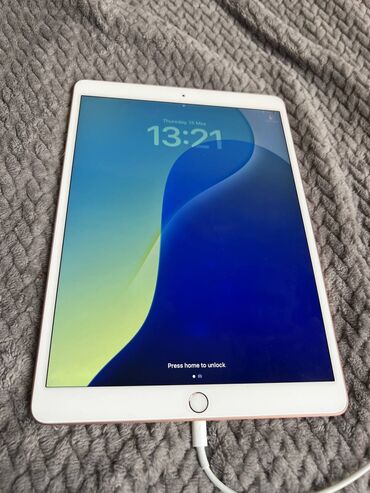 Apple iPad: İşlənmiş Apple iPad Air 3, 10,5", 64 GB, Ünvandan götürmə, Pulsuz çatdırılma, Ödənişli çatdırılma