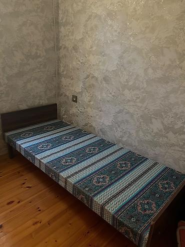 tek neferlik yataq bazalı: Tək nəfərlik taxta çarpayı - Ölçü: təxminən 90×200 sm (tək nəfərlik — 4