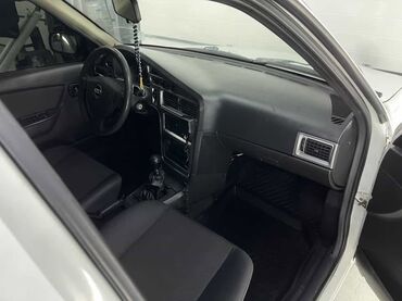 Daewoo: Daewoo Nexia: 2011 г., 1.6 л, Механика, Бензин, Седан — 14