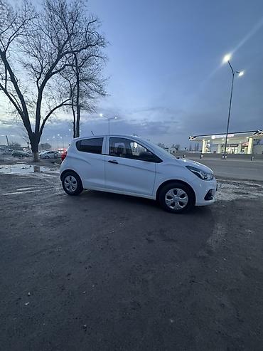Chevrolet: Chevrolet Spark: 2017 г., 1 л, Вариатор, Бензин, Хэтчбэк — 18
