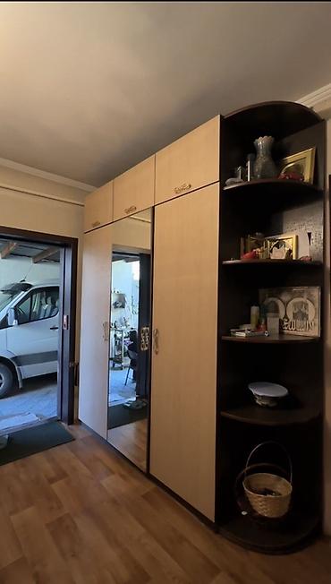 Продажа полдома: 🏡 Продается дом в центре города! 📍 Пересечение улиц Ахунбаева — Байтик — 10